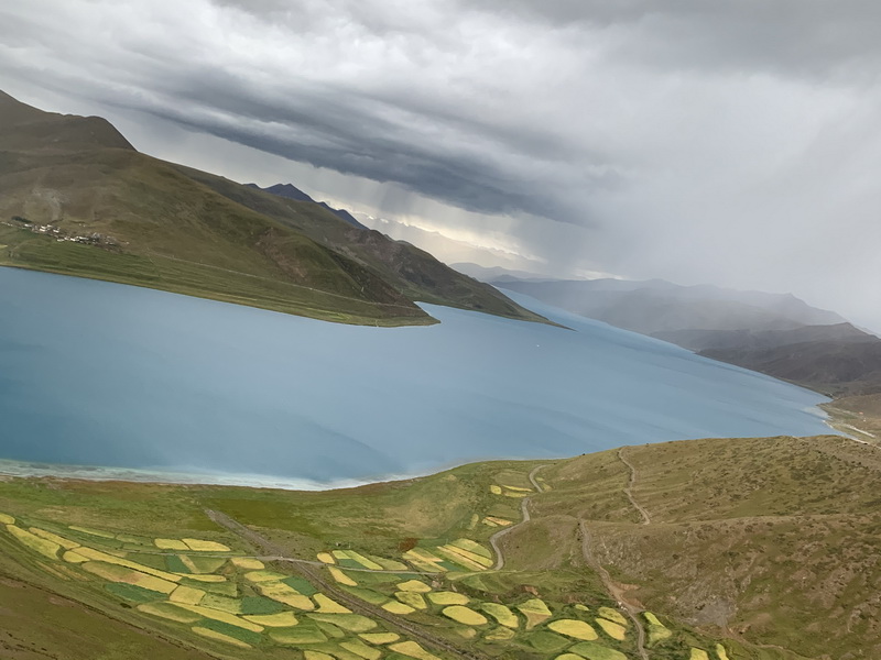 羊湖风景