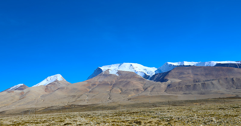 纳木那尼峰雪山